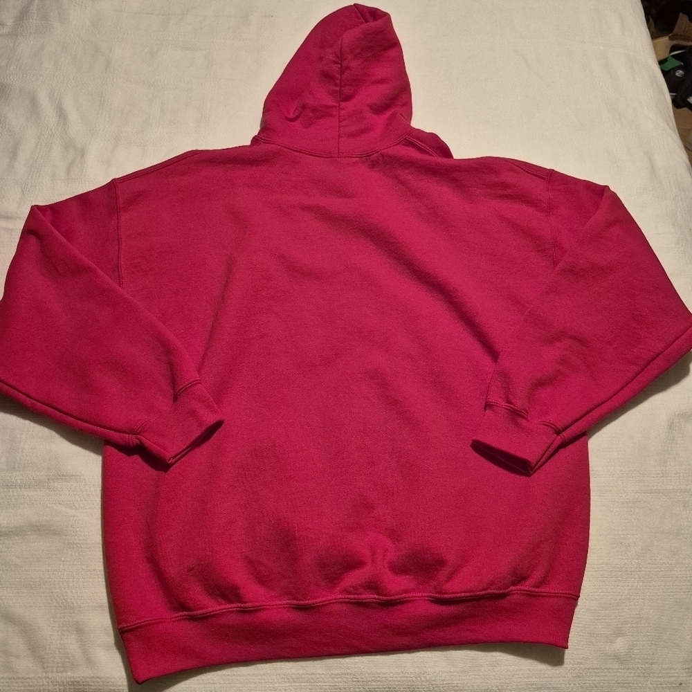 Gildan Dryblend women's XL Red hoodie, has a tiny hole pictured on the left - Picture 5 of 5